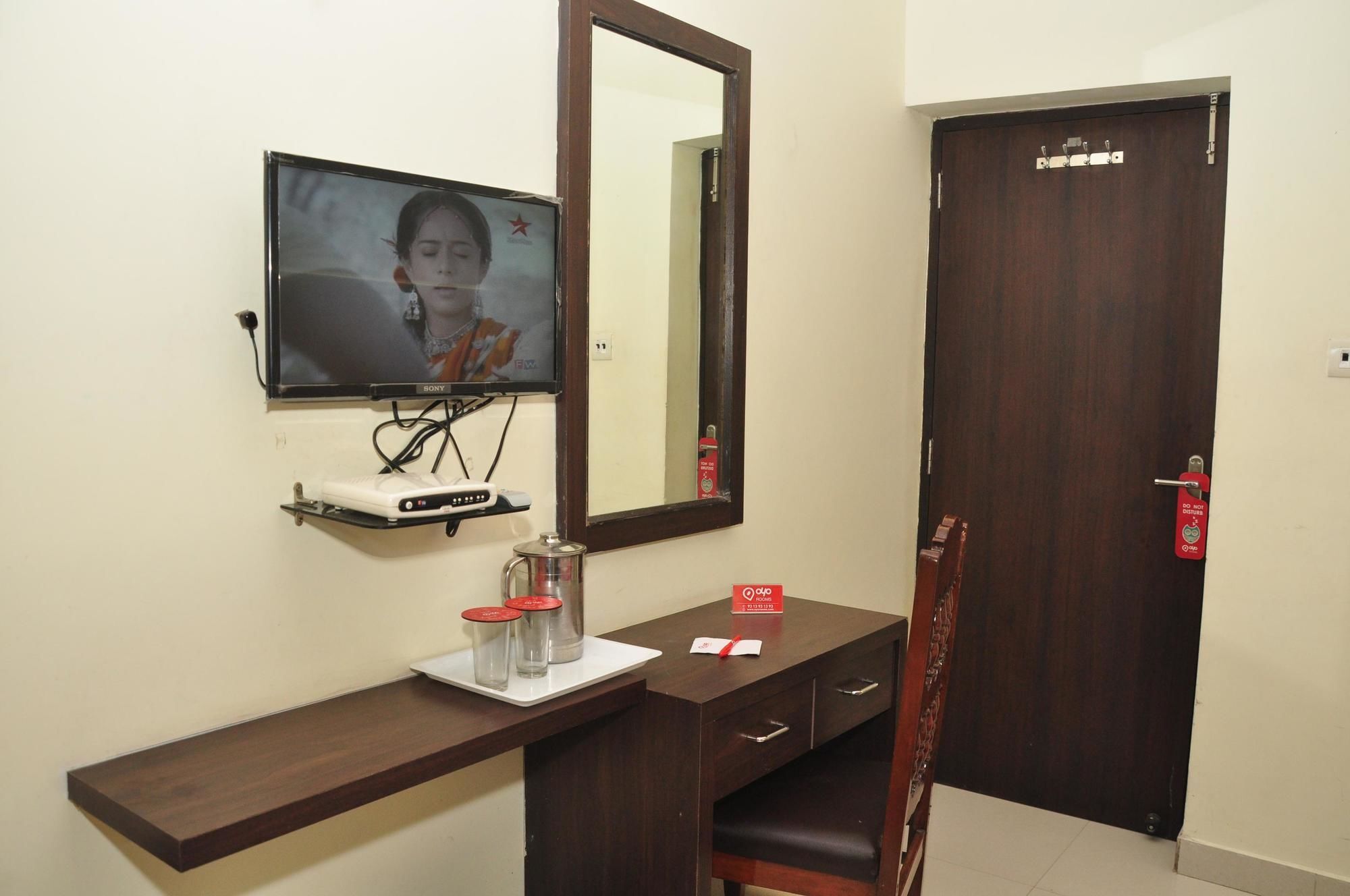Oyo Rooms City Centre Guru Nanak Bhawan Amritsar Buitenkant foto